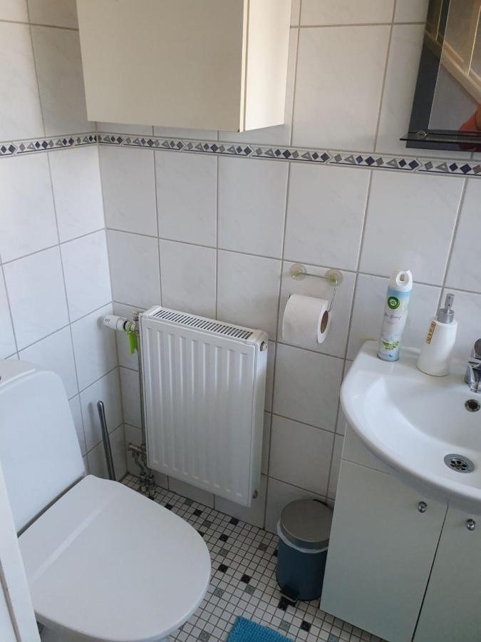 Hela Boendet Uthyres Överlida Esterno foto