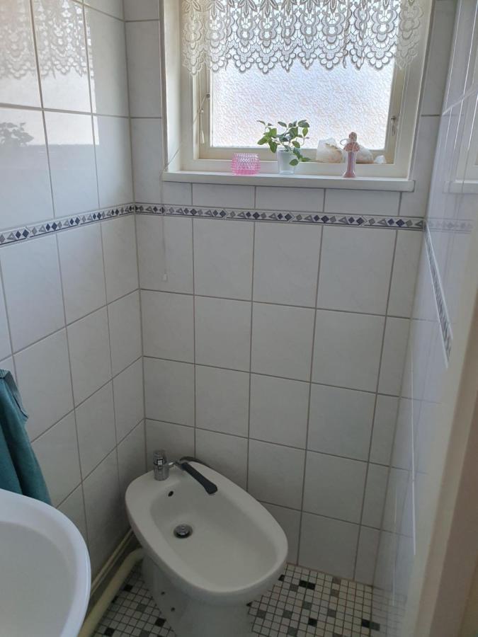 Hela Boendet Uthyres Överlida Esterno foto