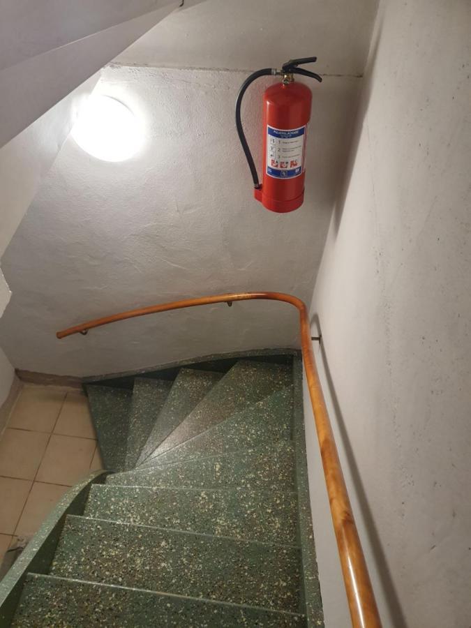 Hela Boendet Uthyres Överlida Esterno foto