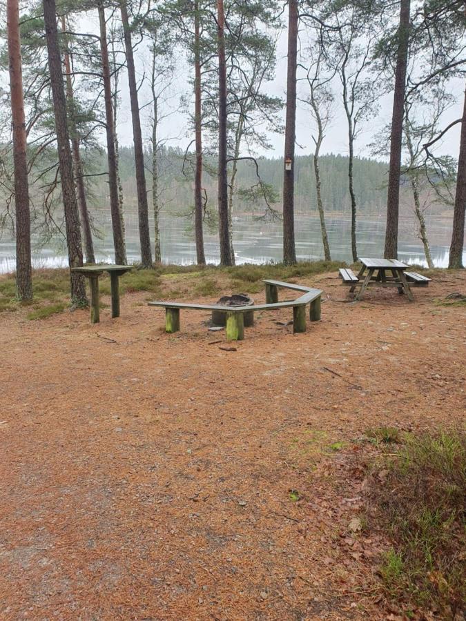 Hela Boendet Uthyres Överlida Esterno foto